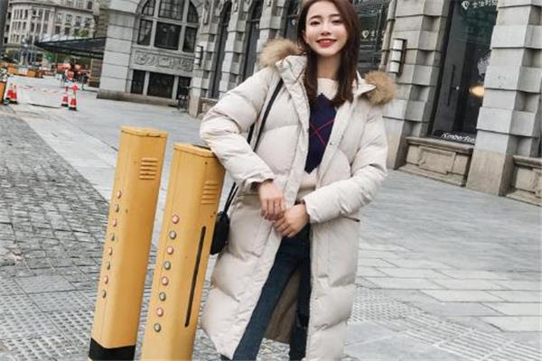 冬季女生穿什么外套好看 要保暖也要时髦 冬季女生穿什么外套好看 要保暖也要时髦