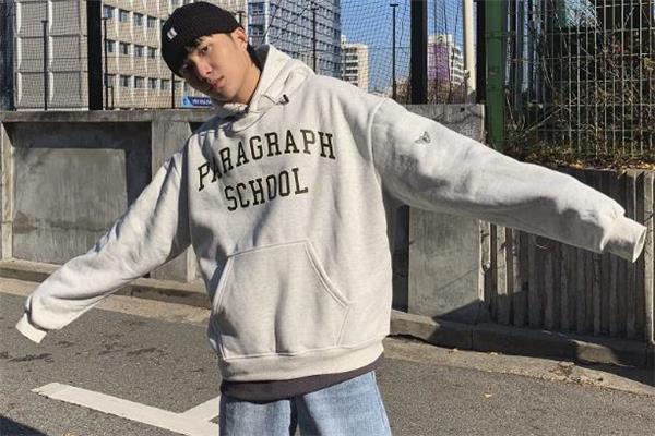 男生街头风如何搭配 男生街头风穿搭图片 男生街头风如何搭配 男生街头风穿搭图片
