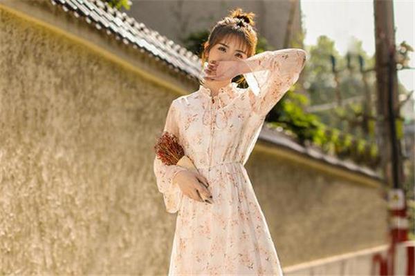 春游穿什么裙子好看 浪漫整个季节 春游穿什么裙子好看 浪漫整个季节