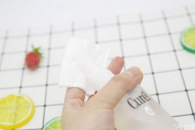 ​下巴容易卡粉怎么办 下巴卡粉怎么解决