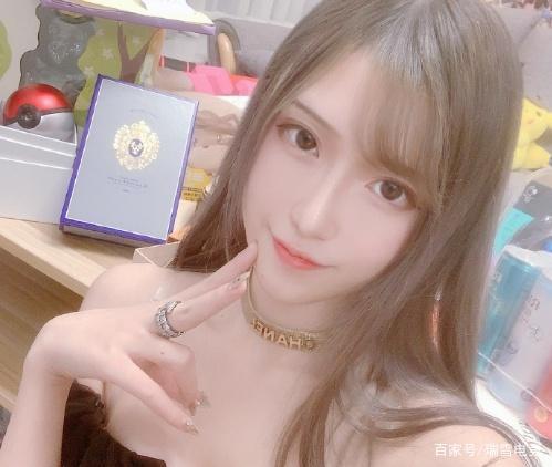 主播腐团儿才十八岁?过生日也不忘晒美美的照,称自己是腐大壮