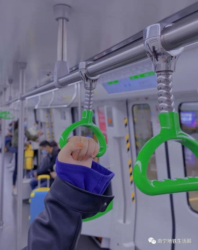 克莱因蓝为什么火了(今年爆火的克莱因蓝)(13)