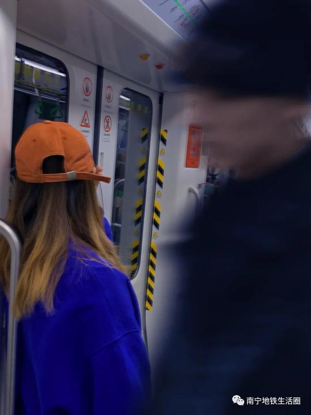 克莱因蓝为什么火了(今年爆火的克莱因蓝)(17)