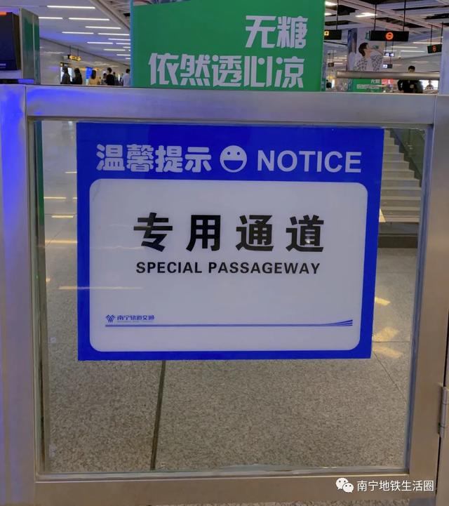 克莱因蓝为什么火了(今年爆火的克莱因蓝)(10)