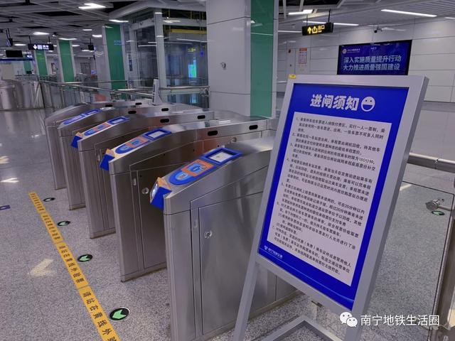 克莱因蓝为什么火了(今年爆火的克莱因蓝)(7)