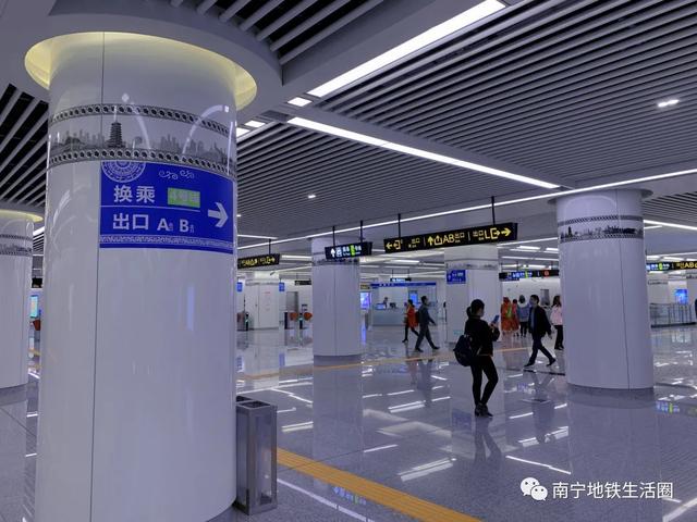 克莱因蓝为什么火了(今年爆火的克莱因蓝)(6)