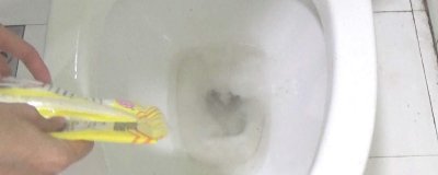 ​马桶用钢丝球刷黑了怎么办