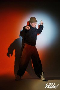 ​狂野男孩“苏大强”倪大红老师的一组时尚大片Via:潮流志