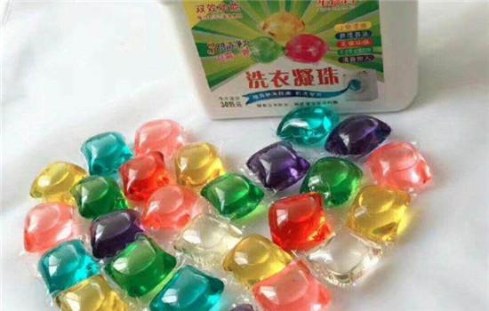 洗衣凝珠是直接丢进洗衣机吗(洗衣凝珠的正确使用方法)