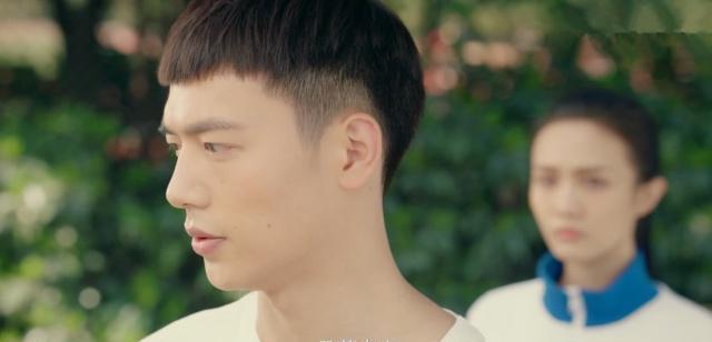 八分钟的温暖颜海误会柳溪川了拒绝学姐,说喜欢萧卓安