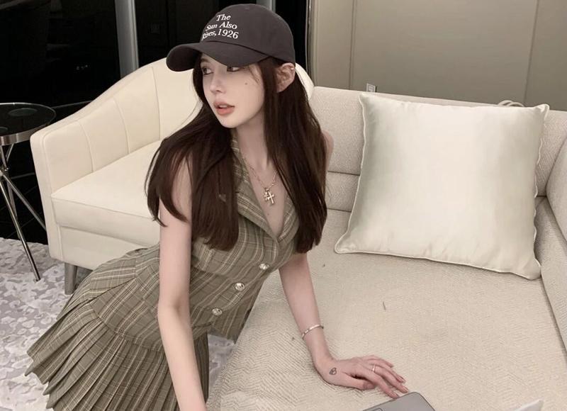 一边吃奶一边扎下面会怎么样 半推半就放了进去 一边吃奶一边扎下面会怎么样 半推半就放了进去