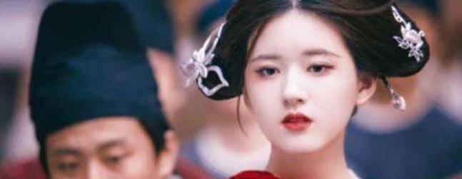 “赵露思”只是艺名?她的真名被曝光后,网友:原谅我笑了