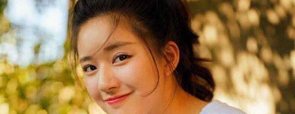 “赵露思”只是艺名?她的真名被曝光后,网友:原谅我笑了