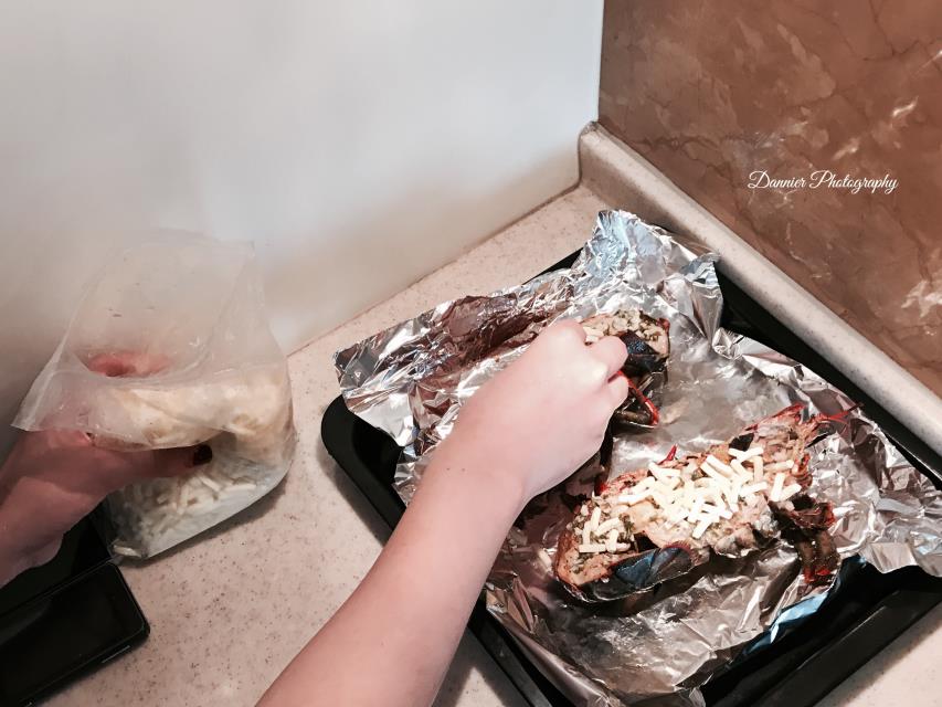 蒜蓉芝士焗波士顿龙虾怎么做 蒜蓉波士顿龙虾的做法