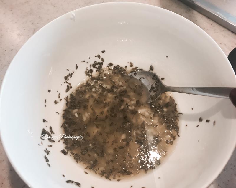 蒜蓉芝士焗波士顿龙虾怎么做 蒜蓉波士顿龙虾的做法