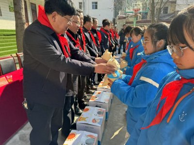 ​西安市莲湖区开展“暖冬行动”公益活动