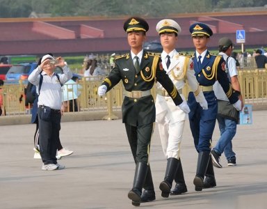 ​盘点各国军人的军装照，中国军人的很霸气！