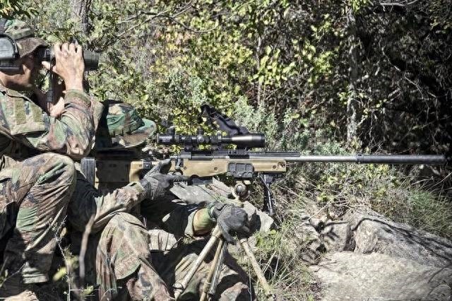 顶级武器——AWM栓动狙击步枪