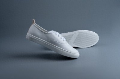 ​洗白色的鞋子应该这样做