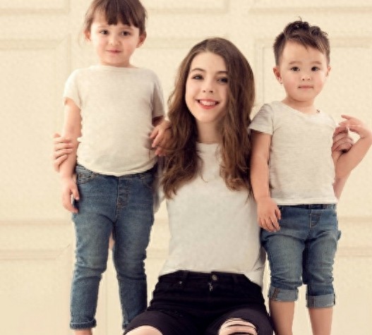 马雅舒与14岁继女近照,网友:14岁就发育的如初成熟?