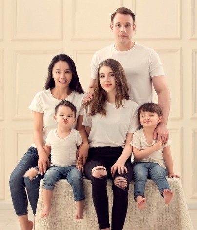 马雅舒与14岁继女近照,网友:14岁就发育的如初成熟?