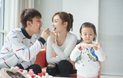 ​贾乃亮李小璐结婚前，居然有3位前任，最后一个老公，身价破100亿