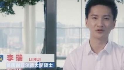 快乐星球丁凯乐拍婚纱照 妻子在一旁乖巧等待