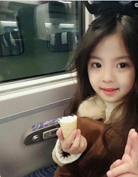 韩国最美最红的5岁女孩，看了妈妈后才发觉基因很强大