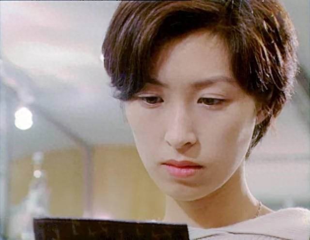 郭蔼明：最才貌俱佳的港姐冠军，回眸一笑百媚生