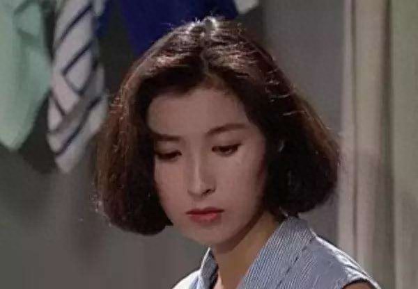 郭蔼明：最才貌俱佳的港姐冠军，回眸一笑百媚生